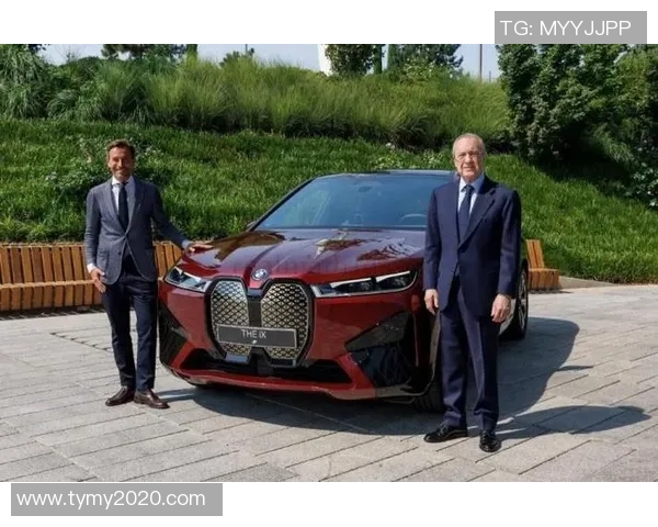 足球明星通勤车揭秘豪华与实用的完美结合之路 足球明星通勤车揭秘豪华与实用的完美结合之路